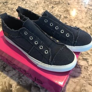 Brand new Denim navy colored shoes.